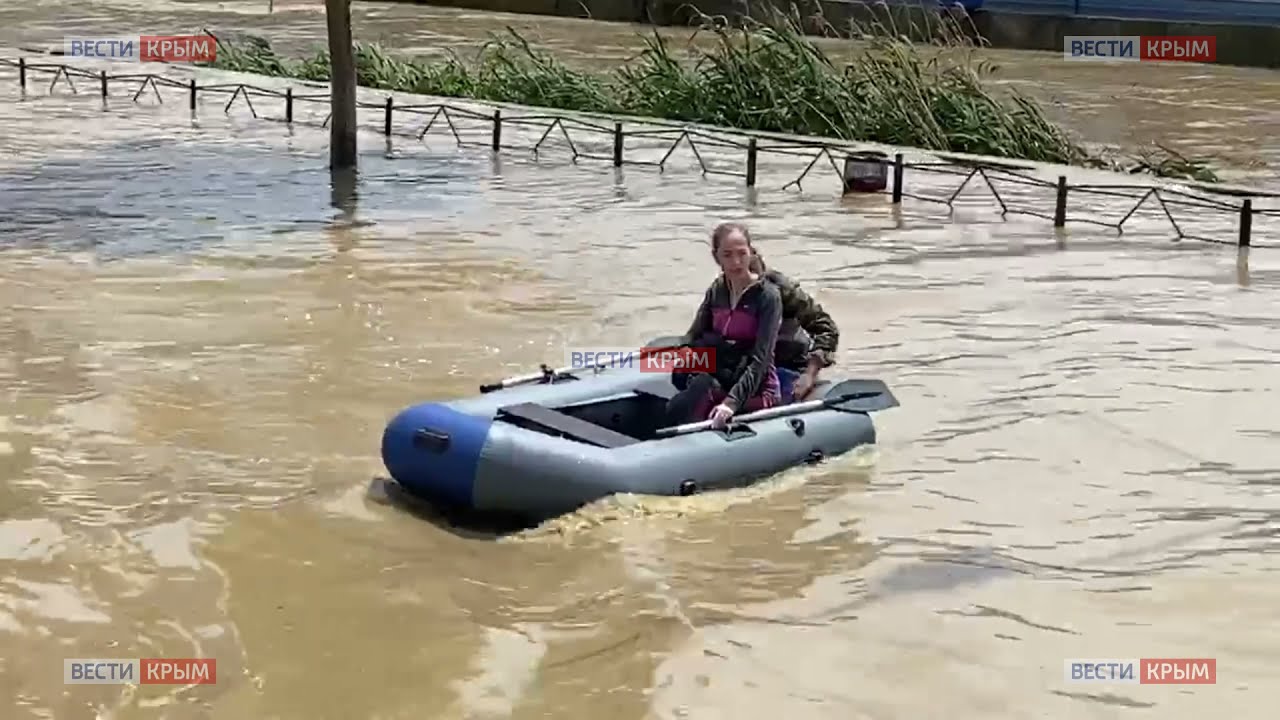 Керчь ушла под воду после мощного ливня