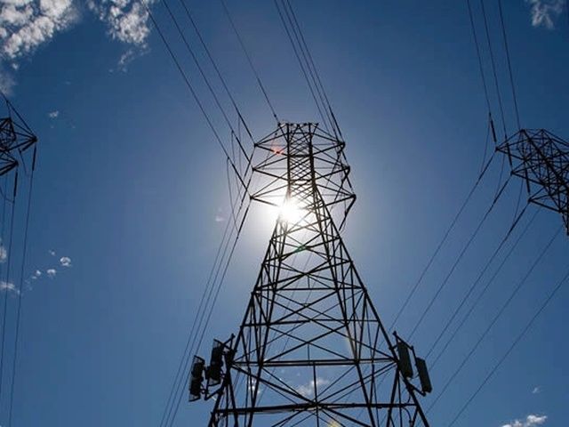 Украина повысила цену на электроэнергию для Крыма на 15%