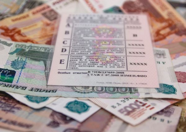 В Керчи алиментщик заплатил 80 000 рублей