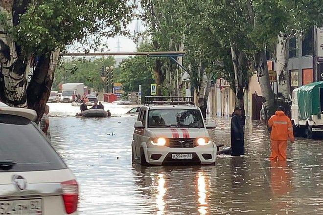 Электроснабжение в Керчи пообещали восстановить к вечеру