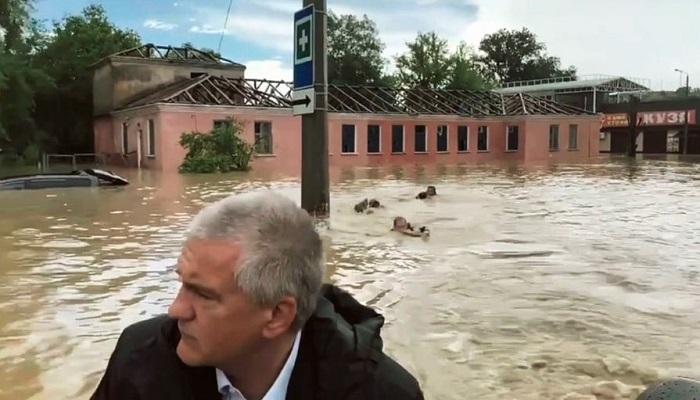 Пловцов, сопровождавших лодку Аксёнова в Керчи, представят к наградам