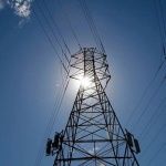 Украина повысила цену на электроэнергию для Крыма на 15%