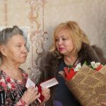Глава Крыма требует уволить чиновниц за раздачу хлеба ветеранам