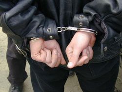Керченские полицейские уличили местного жителя в совершении кражи у посетителя магазина