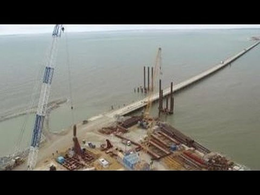 Крымский мост шагнул в море